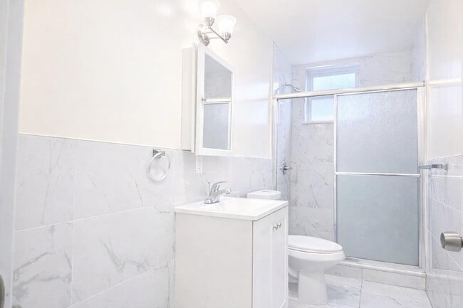 Building Photo - 5114 Hudson Ave