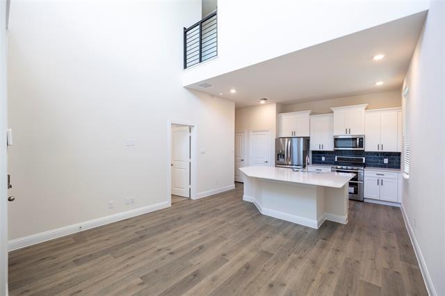 Building Photo - 1530 Lake District Dr