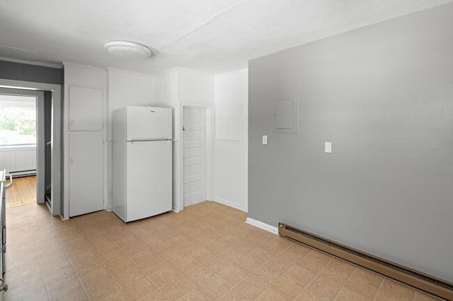 Building Photo - Lovely Two-Story West Asheville Apartment