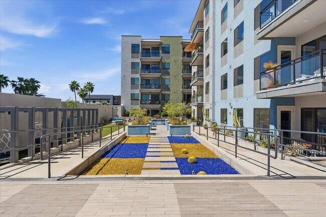 Building Photo - 3131 N Central Ave