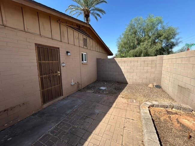 Building Photo - 1851 E University Dr