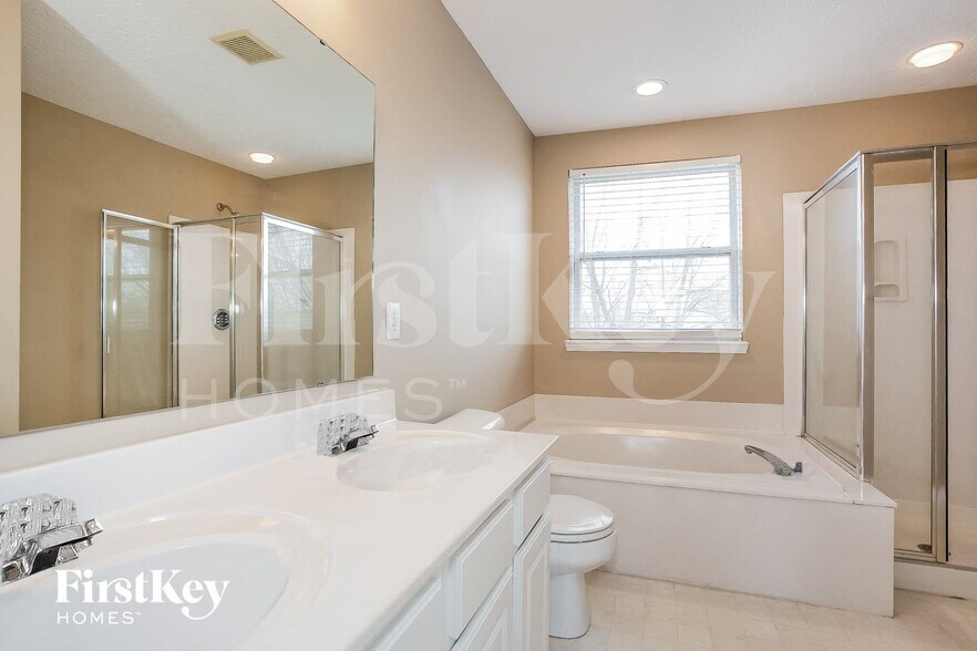 Building Photo - 11749 Gatwick View Dr