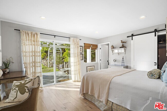 Building Photo - 6363 Zumirez Dr