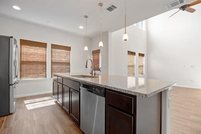 Building Photo - 2304 S Lakeline Blvd