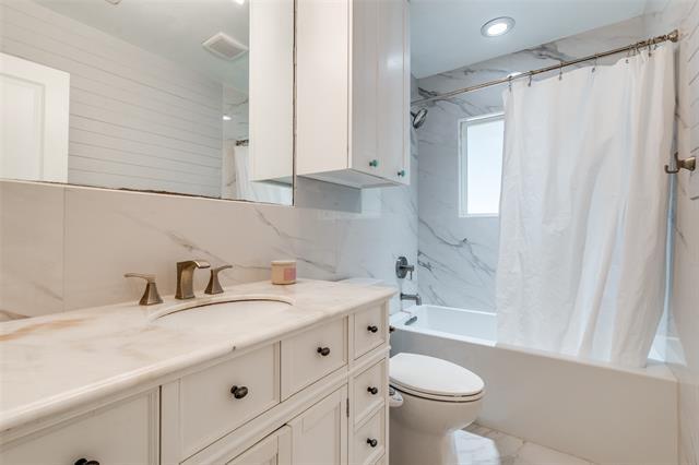 Building Photo - 6440 Lontos Dr