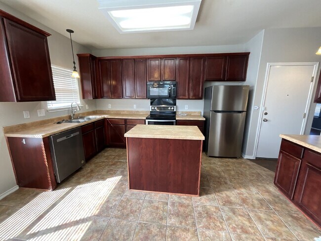 Building Photo - "Charming 3-Bed Oasis with Granite Touches & Cozy Fireplace in Cibolo!"