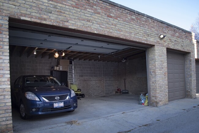 Garage - 514 N Armour St