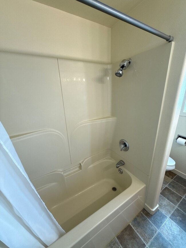 Building Photo - 411 E 3rd St