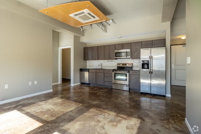 2BR, 2BA - 813SF - Kitchen - The Palace Apartments