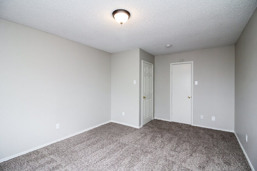 Building Photo - 819 Mayfield Dr