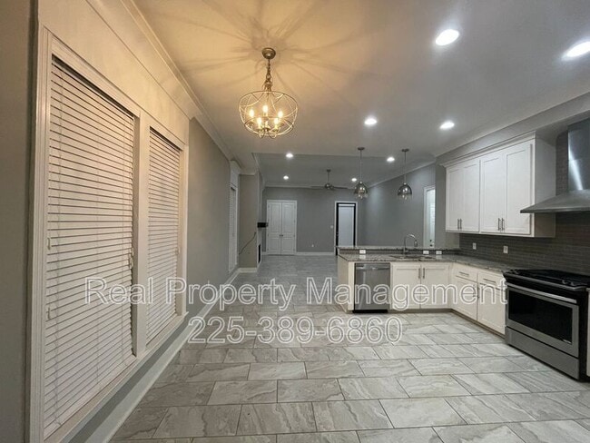 Building Photo - 12459 N Stumberg Villas Ct