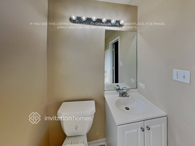 Building Photo - 1313 Lasser Dr