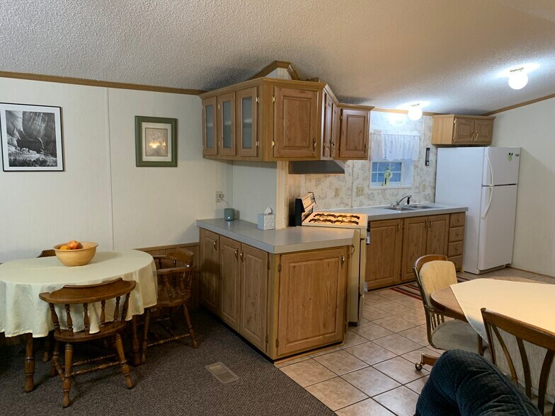 Building Photo - 11680 Bluebird Dr