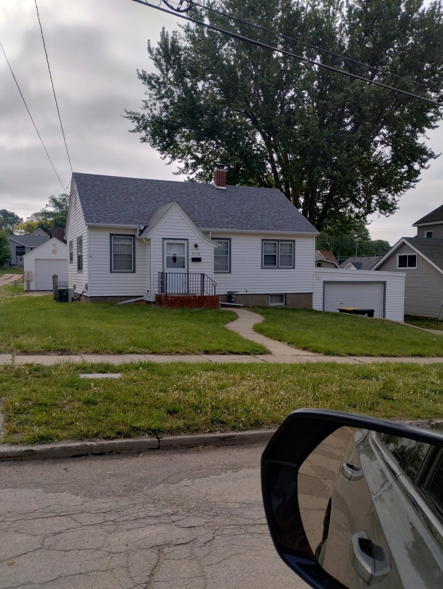 Building Photo - 2116 S Clinton St