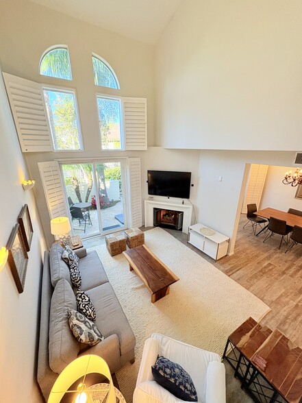 Building Photo - 6483 Zuma View Pl