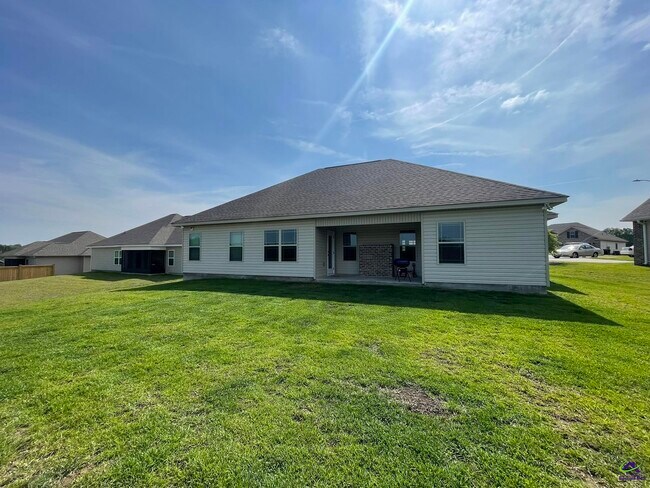 Building Photo - 109 Boundary Dr