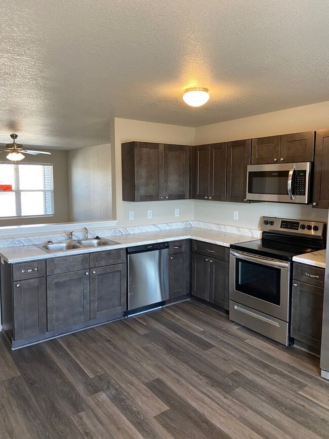 Building Photo - Three Bedroom | Two Bathroom in Jonesboro