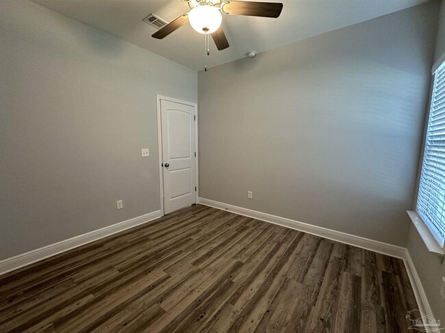 Building Photo - 422 N N St