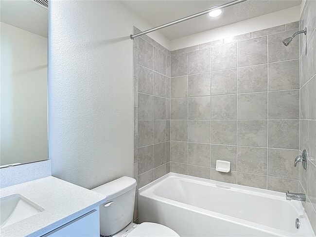 Building Photo - 2241 Southbury Dr