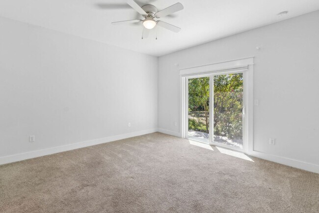 Building Photo - Amelia Island Cottage - Excellent condition