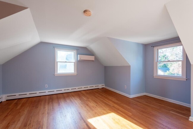 Building Photo - 20 Grove Pl
