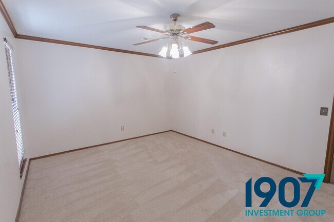 Building Photo - 1213 SW 133rd St