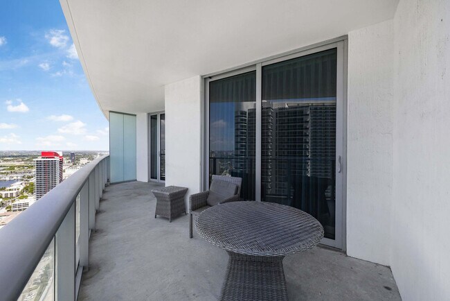 Building Photo - 4111 S Ocean Dr