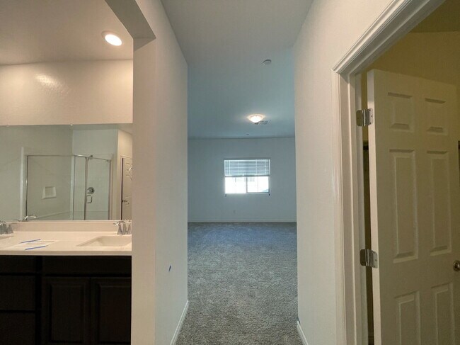 Building Photo - GATED 3 BED 2.5 BATH 2 CAR GARAGE + LOFT IN NORTH LAS VEGAS