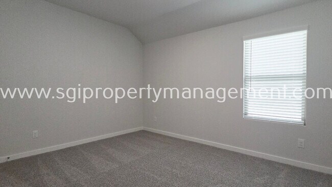 Building Photo - 3604 High Valley Dr