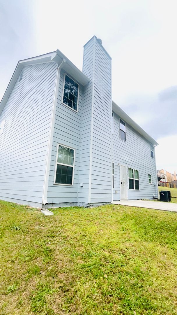 Building Photo - 4 BR/2BA | Newly Renovated Single Family Home | 1-Car Covered Parking | Half off rent!