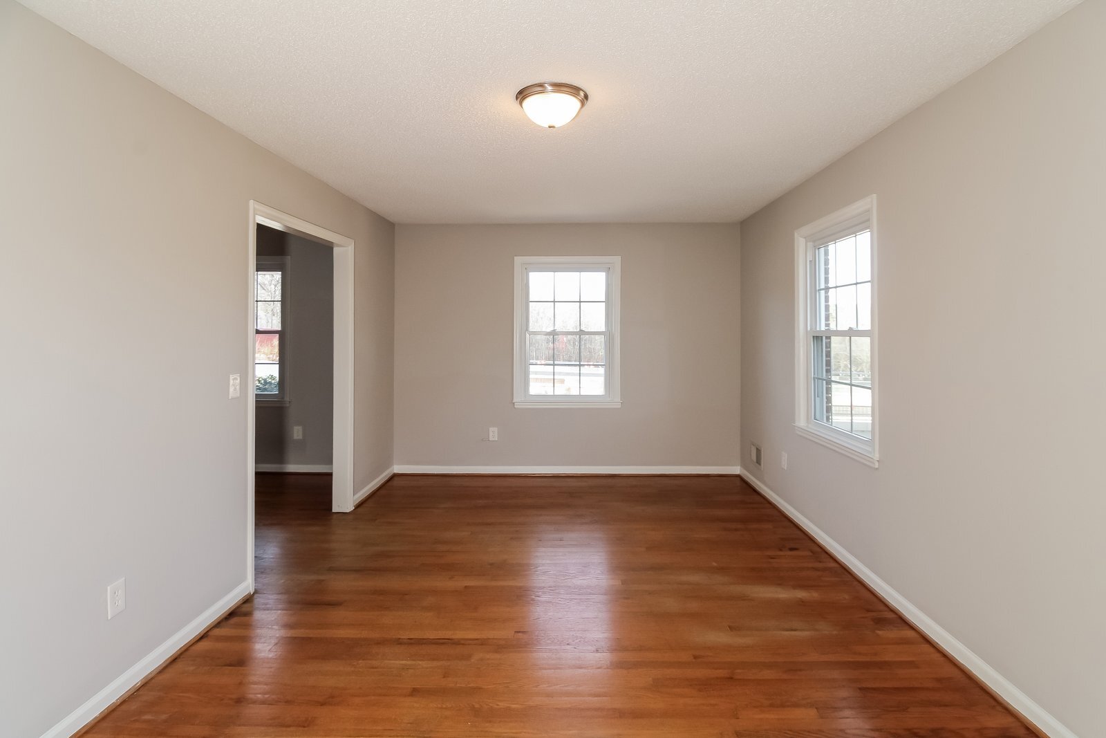 Building Photo - 1807 Holly Hill Dr