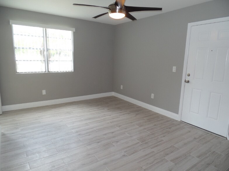 Building Photo - 1263 SW 46th Ave