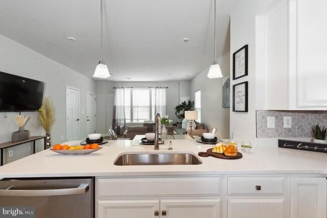 Building Photo - 10700 Presidential Pkwy