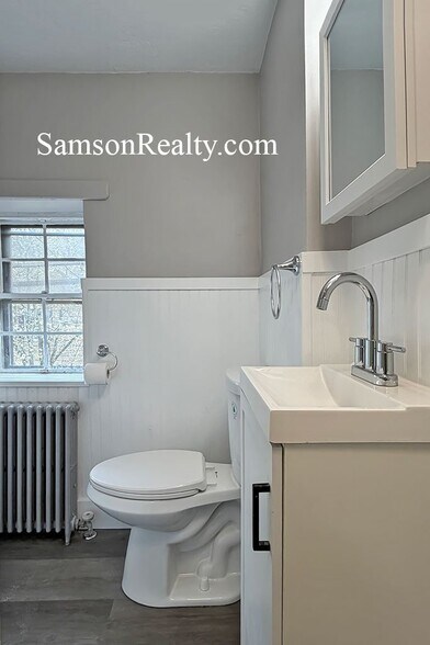 Building Photo - 41 Jenckes St