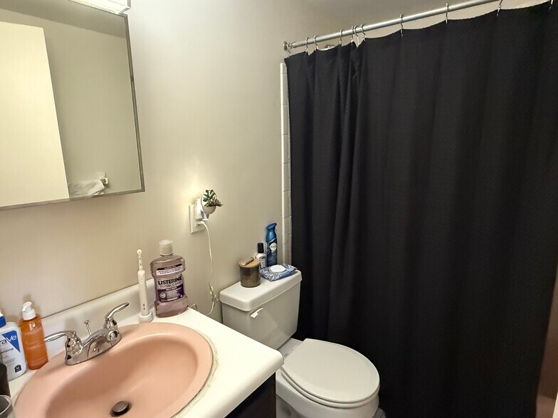 Building Photo - 36 Bellvista Rd