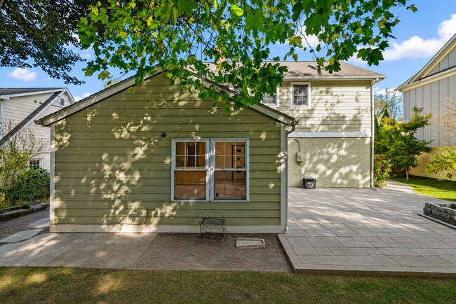 Building Photo - 3 Bed 3 Bath - Kensington Craftsman - Move In Ready