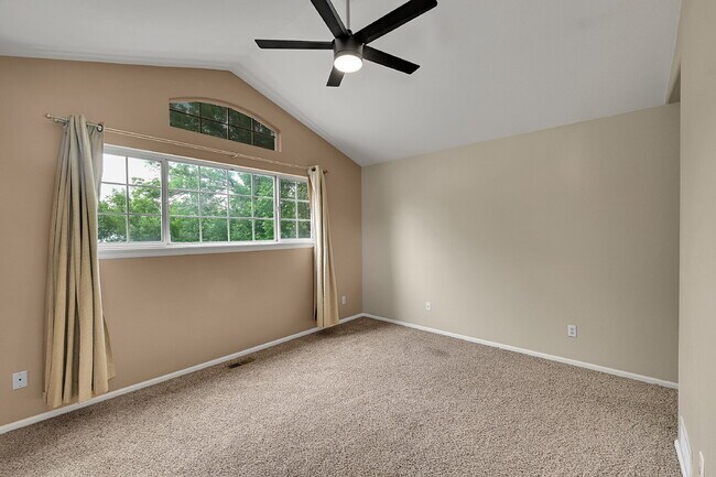 Building Photo - $3,495.00 - 5 Beds, 3.5 Baths, Single Fami...
