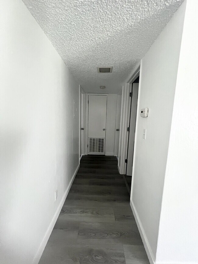 Building Photo - 2205 15th Ave