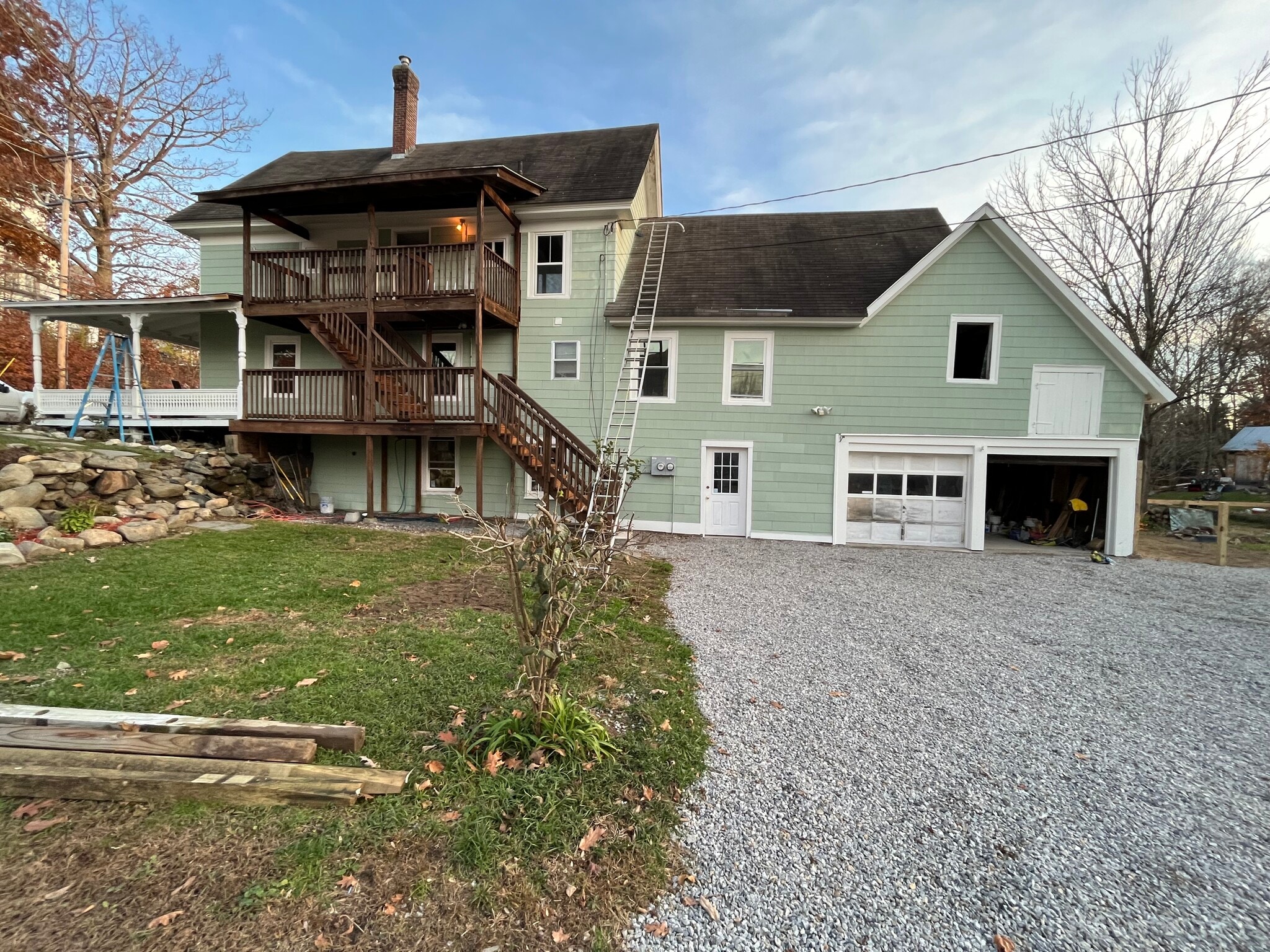 Building Photo - 263 Village St