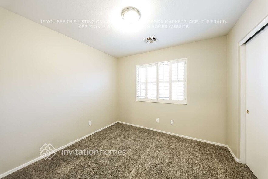 Building Photo - 1935 N Lazona Dr