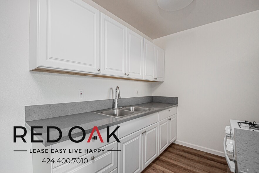 Building Photo - 1321 S Greenwood Ave