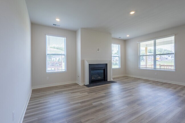 Building Photo - 1442 English Oak Dr