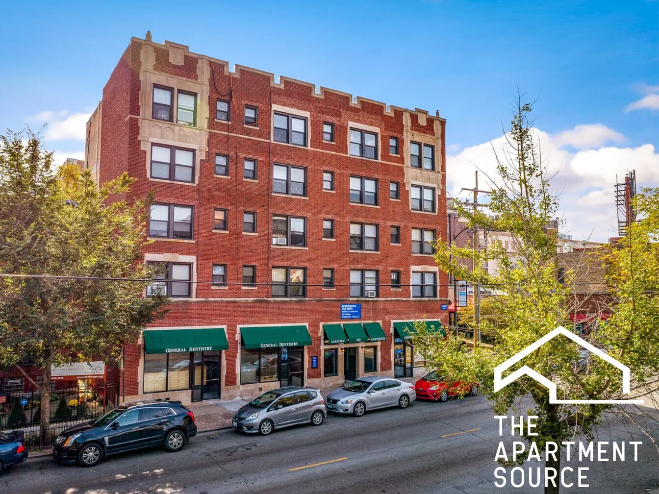 Building Photo - 717 W Belmont Ave