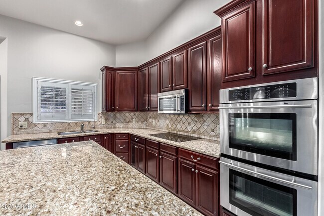 Building Photo - 6401 W Orchid Ln