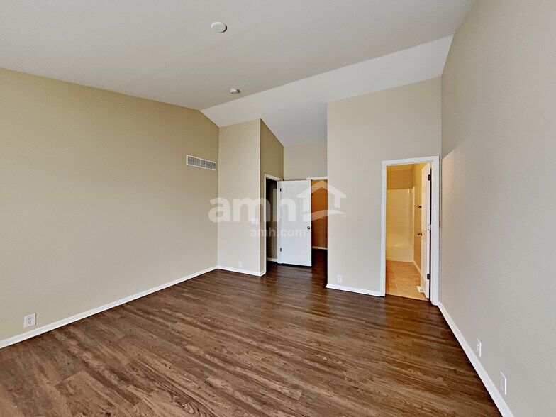 Building Photo - 209 Homestead Way