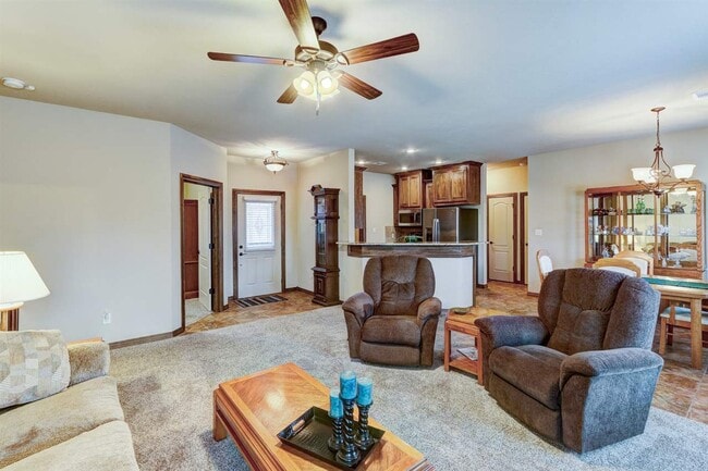 Building Photo - 1413 Scenic Ridge