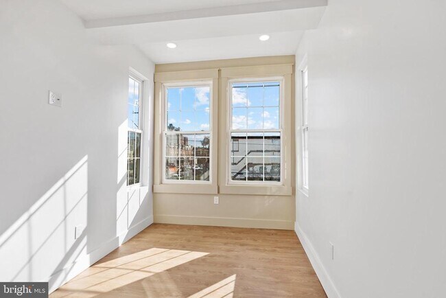 Building Photo - 900 N 41st St