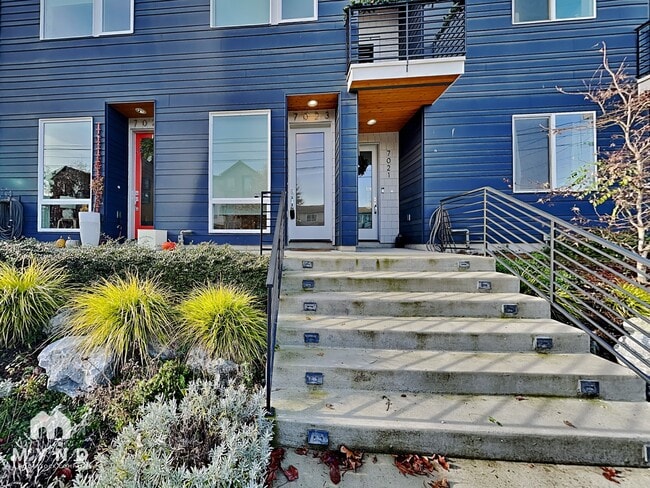 Building Photo - 7023 42nd Ave S
