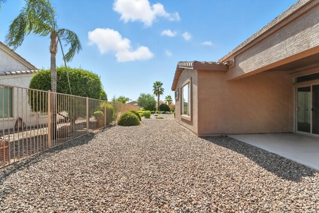 Building Photo - Fully Remodeled 2BR + Den in Trilogy at Po...