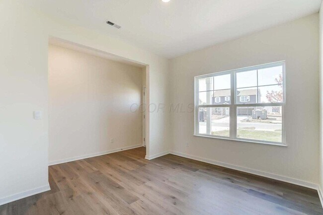 Building Photo - 852 Sunny Vale Dr